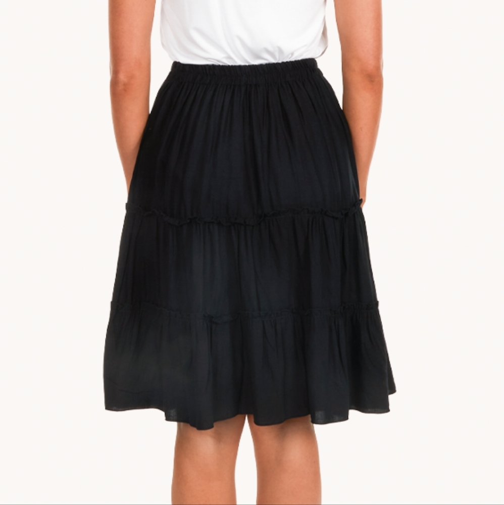 Simple Flowy Black Two Tiered Knee Length Skirt Like New No Tags